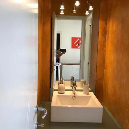 Con Piscina A Lazise