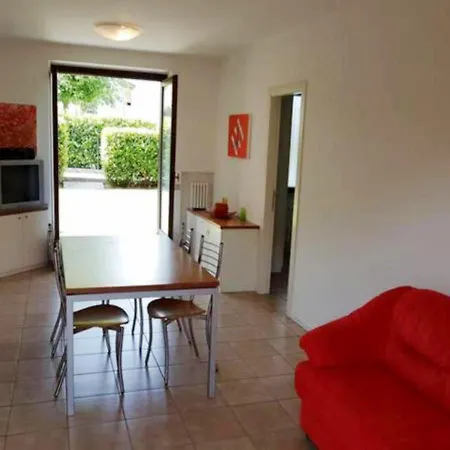 Con Piscina A Lägenhet